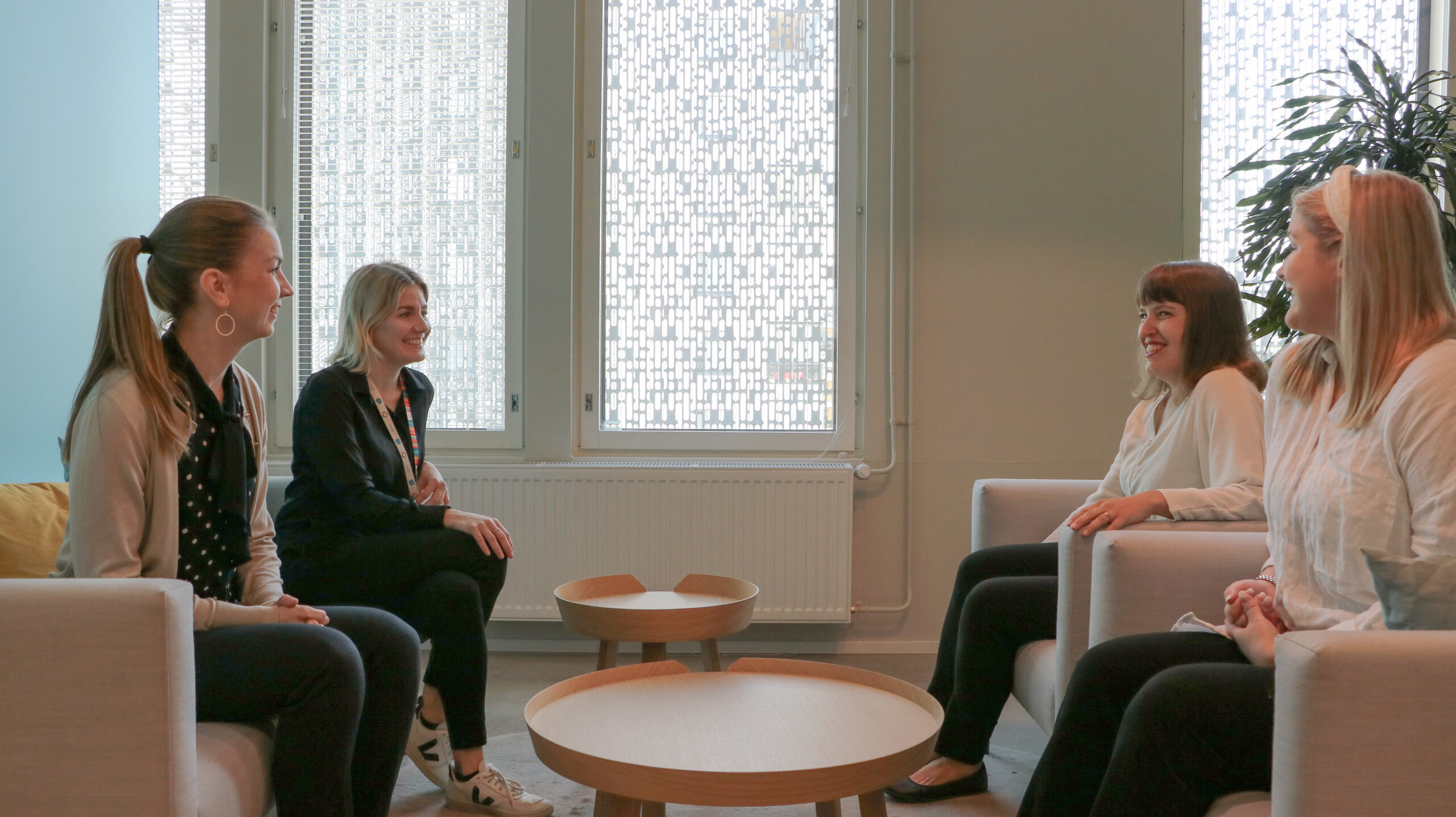 Karoliina Hurmerinta, Mia Kaurila, and Jonna Rajavuori sat down to talk about the buddy class activities. Sustainable development manager Helena Kyrki also participated in the discussion. 