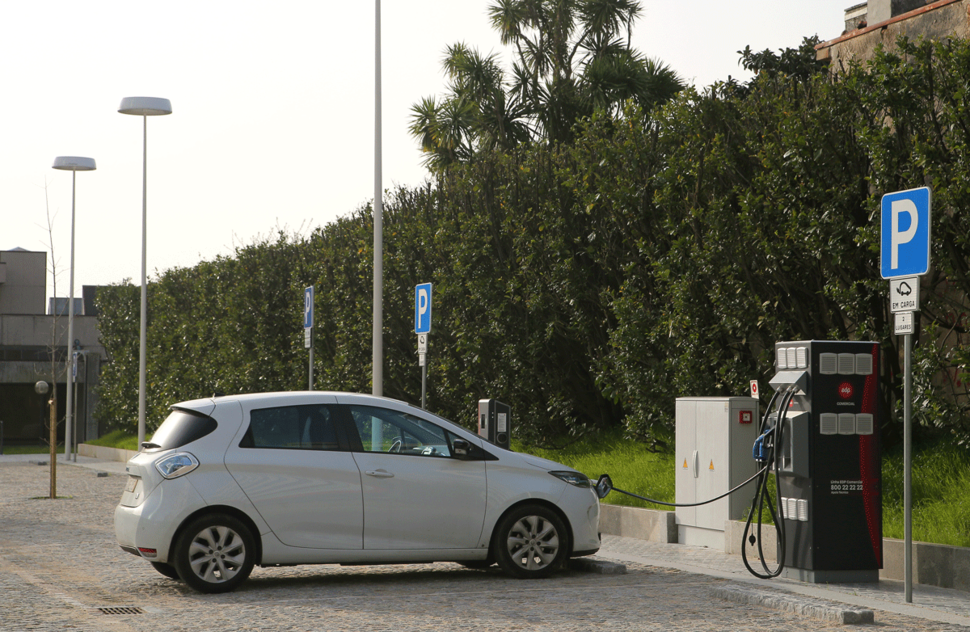 Maia e-Hub – The largest public charging hub for electric vehicles in a city