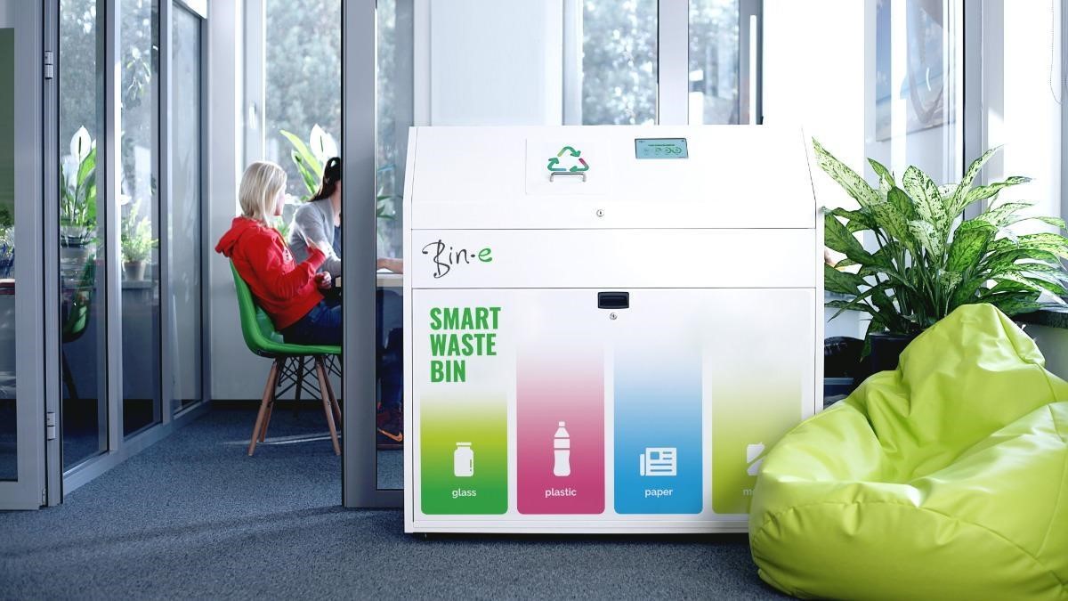 «Smart» self-sorting waste bin Bin-e