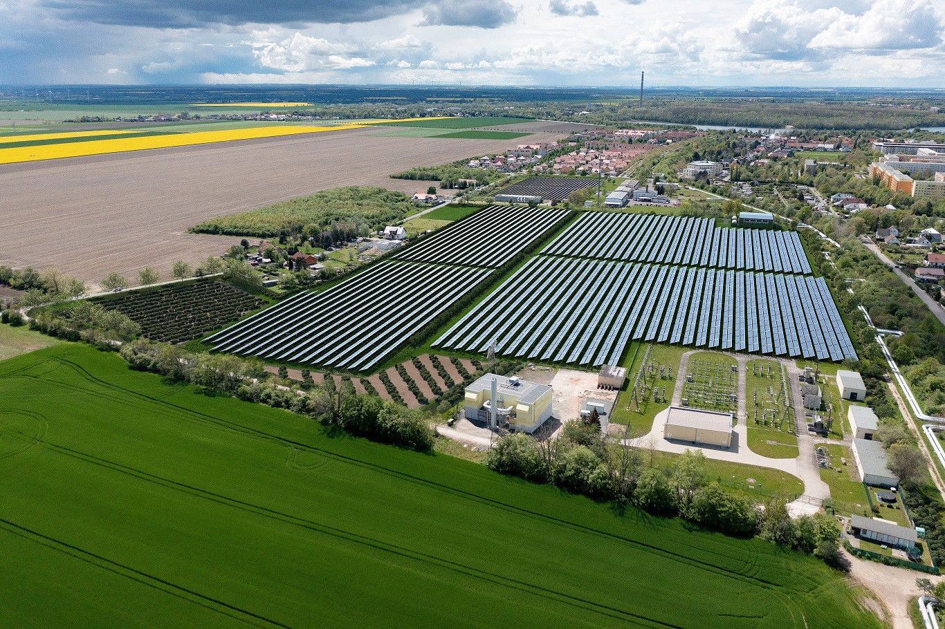 “Green” district heating for Leipzig: Leipziger Stadtwerke starts construction of the biggest solar thermal energy plant in Germany